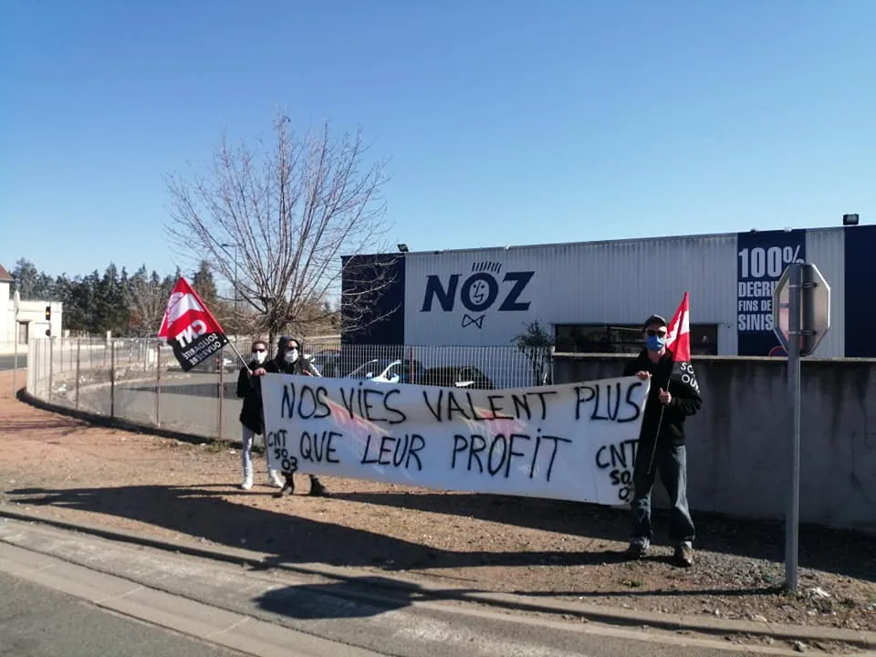 Protocole sanitaire non-respecté au magasin Noz : nos vies avant leurs profits !